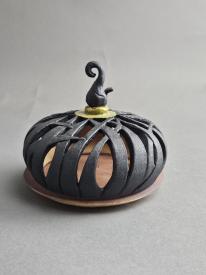 Tiny lantern with separate base