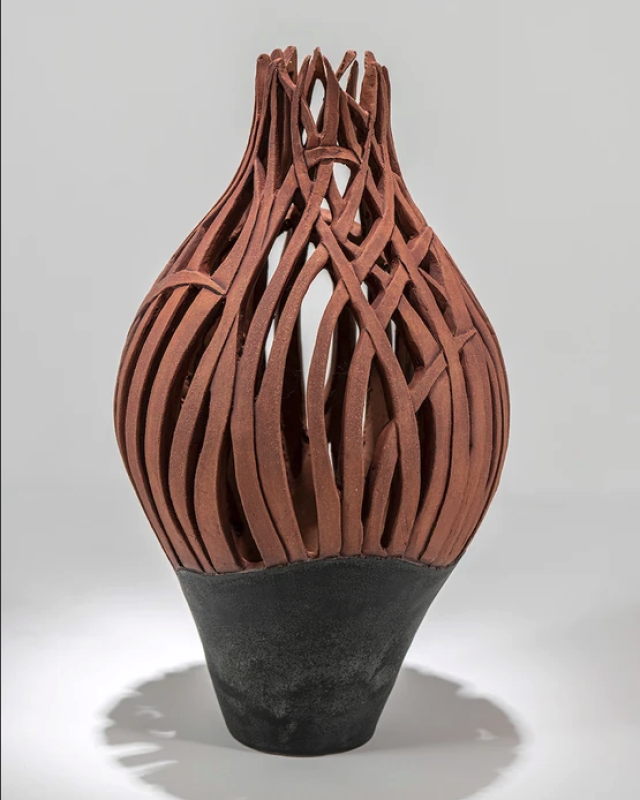 Grasses vessel, pottery by Linda Kliewer